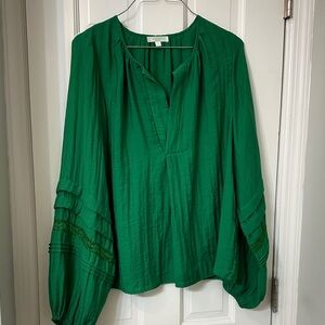 Jade Vibrant Green Blouse small 100 viscose poly lining like new